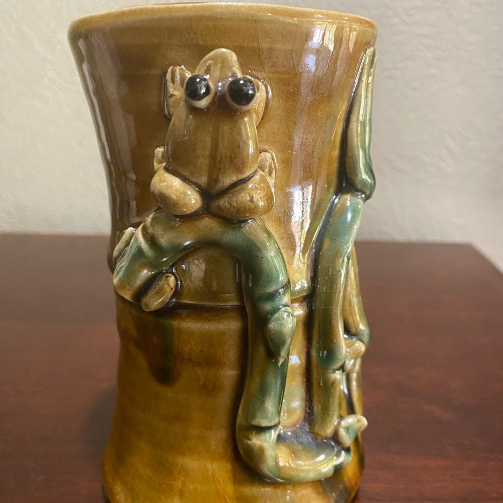 Majolica Pottery Planter/Vase with a Frog and Bamboo Design
